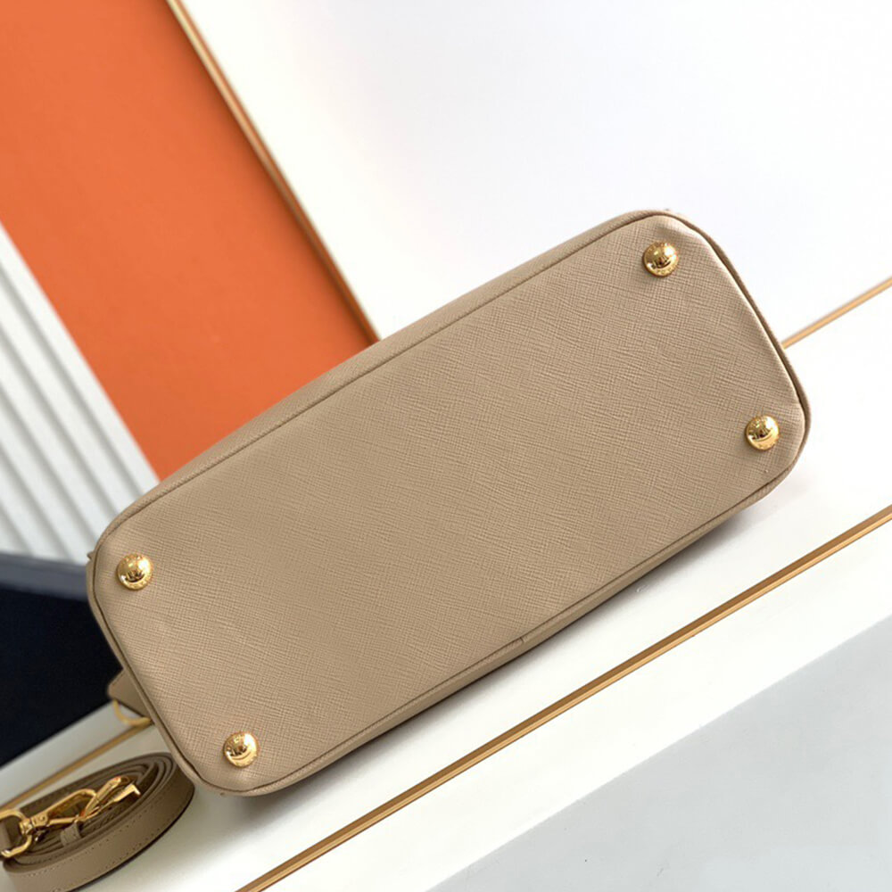 Medium Prada Galleria Saffiano leather bag