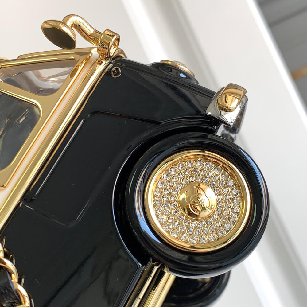 CHANEL MINI VAN MINAUDIERE(LOW STOCK)