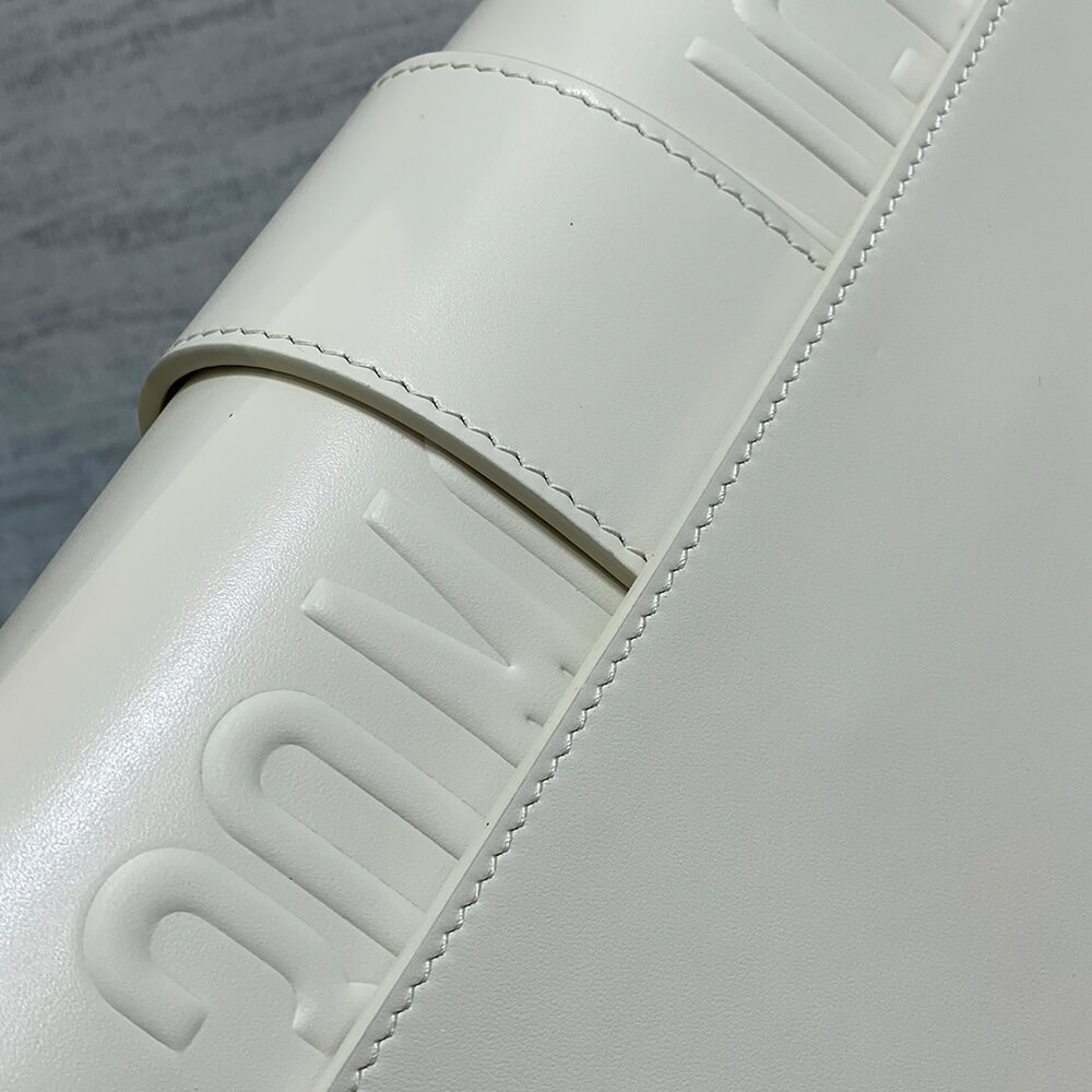 30 Montaigne Bag