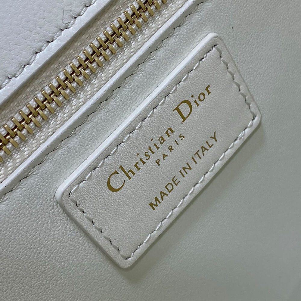 30 Montaigne Bag