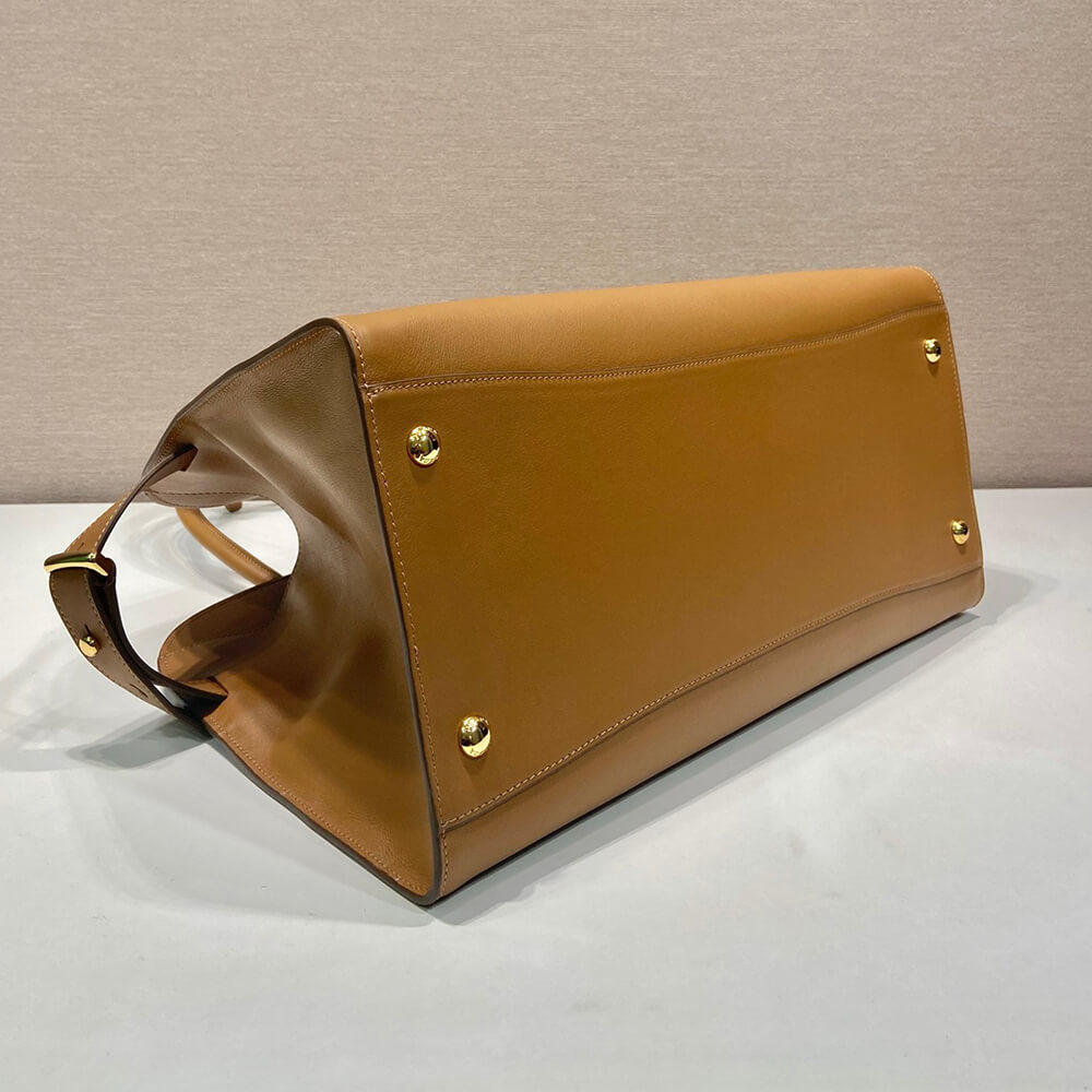Prada Large leather tote bag(high-end grade)