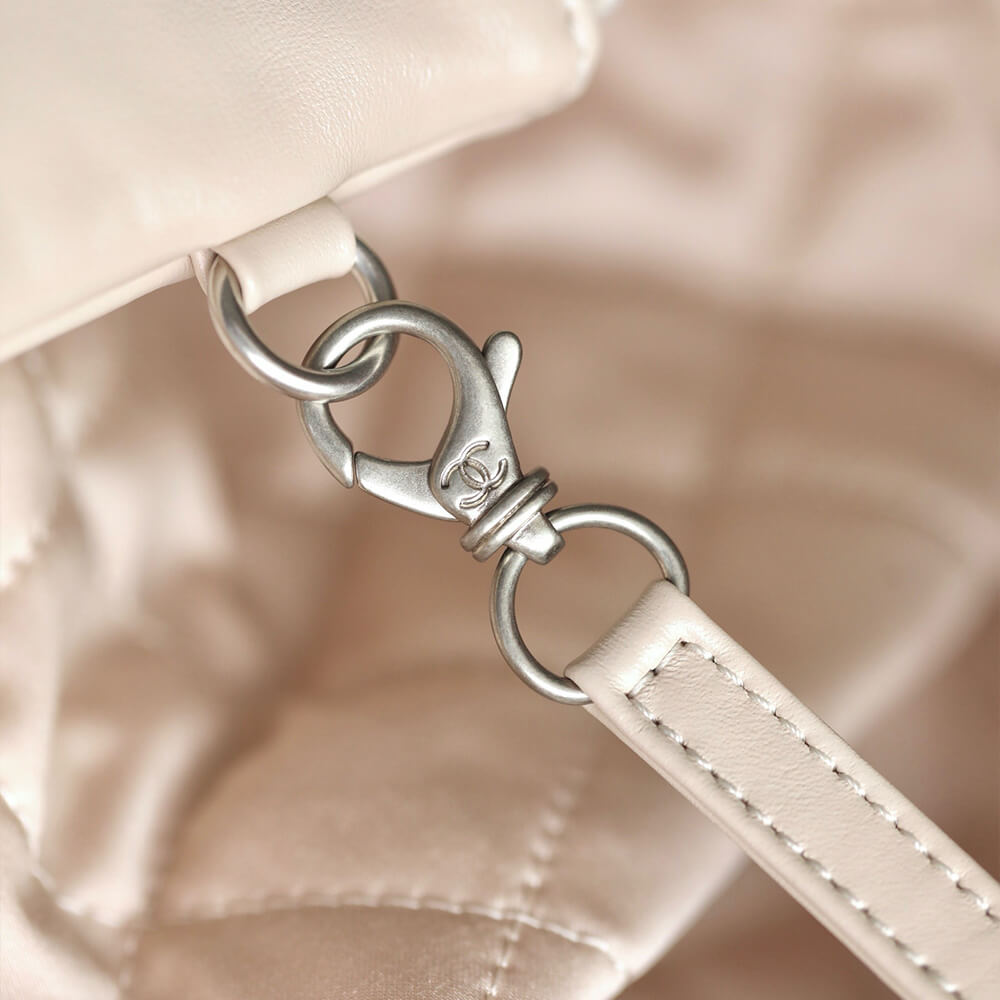 Ch*el 22 handbag(high-end grade)