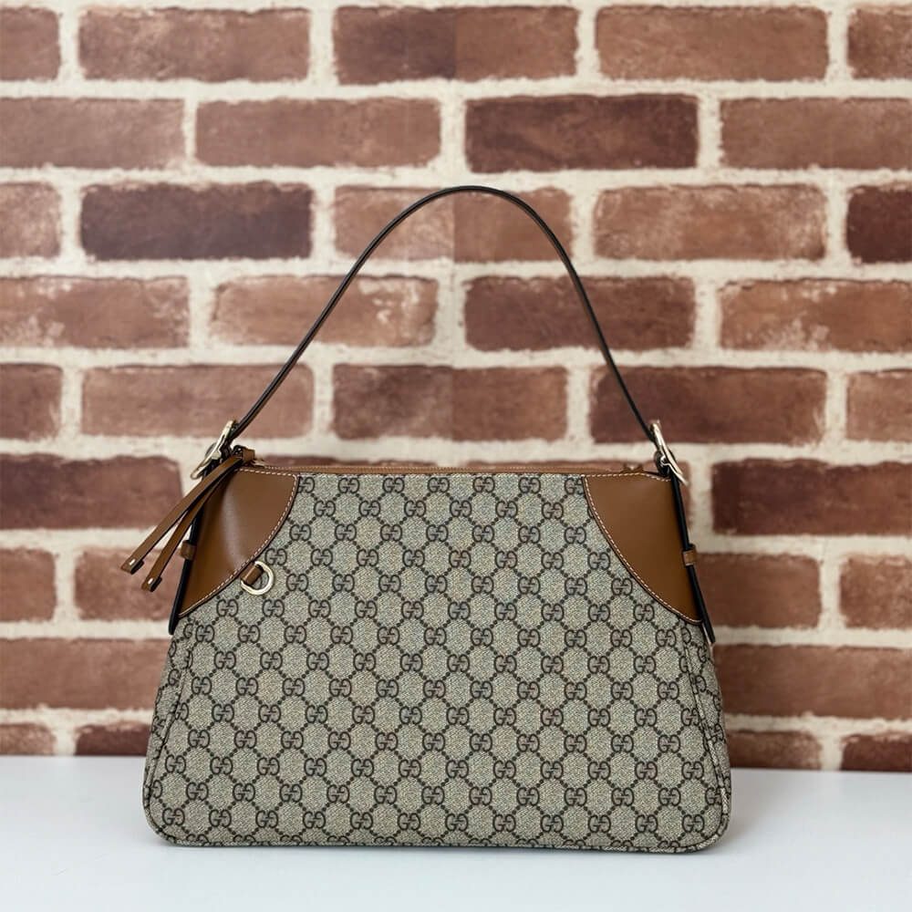 GG Emblem medium shoulder bag